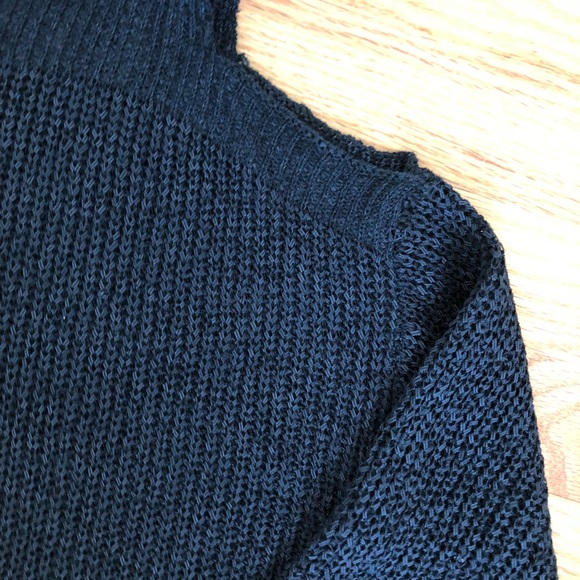 Reverse Turtleneck coldshoulder knit tunic sweater - Picture 7 of 7
